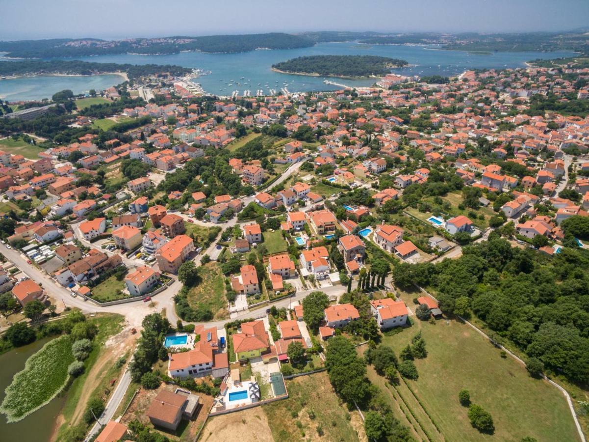 Apartments Dora Victoria Dream Medulin Exteriör bild