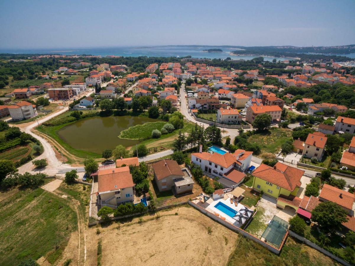 Apartments Dora Victoria Dream Medulin Exteriör bild